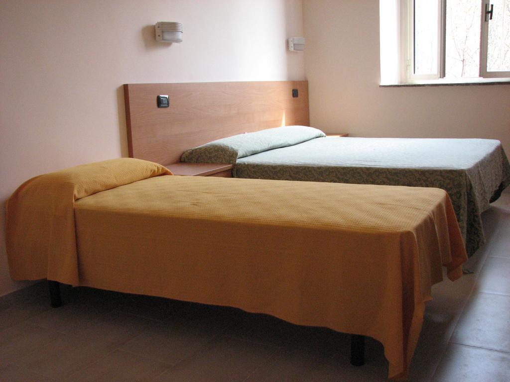 Friendship Place Pensionat 2*