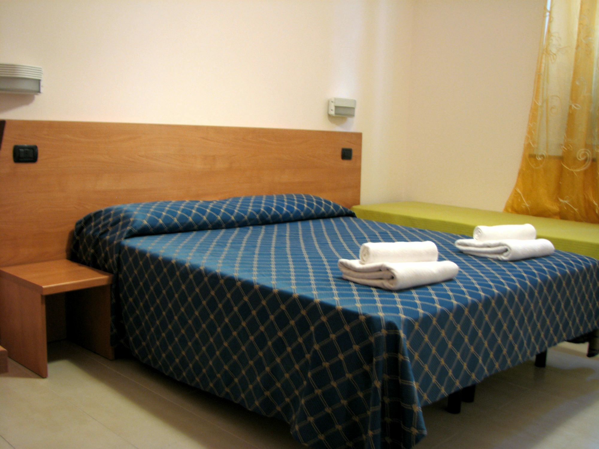 Pensionat Friendship Place 2*