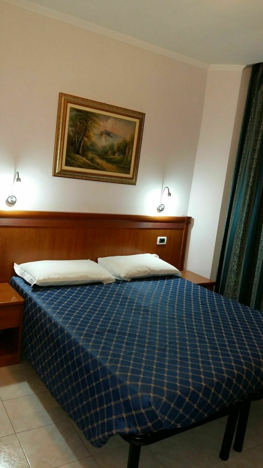 Friendship Place Pensionat 2*